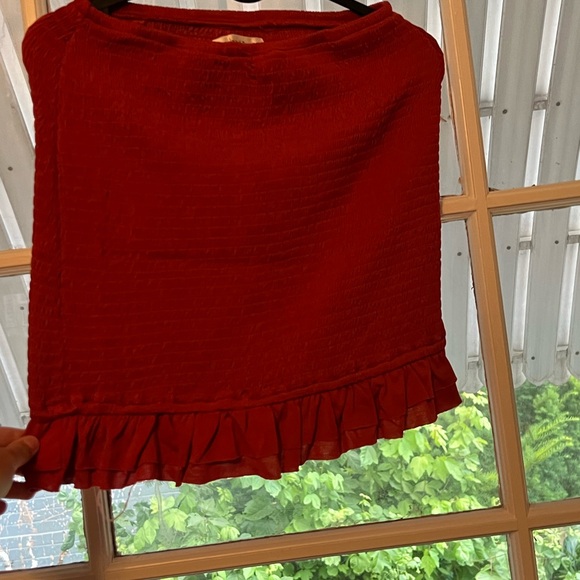 Red skirt - Picture 2 of 2